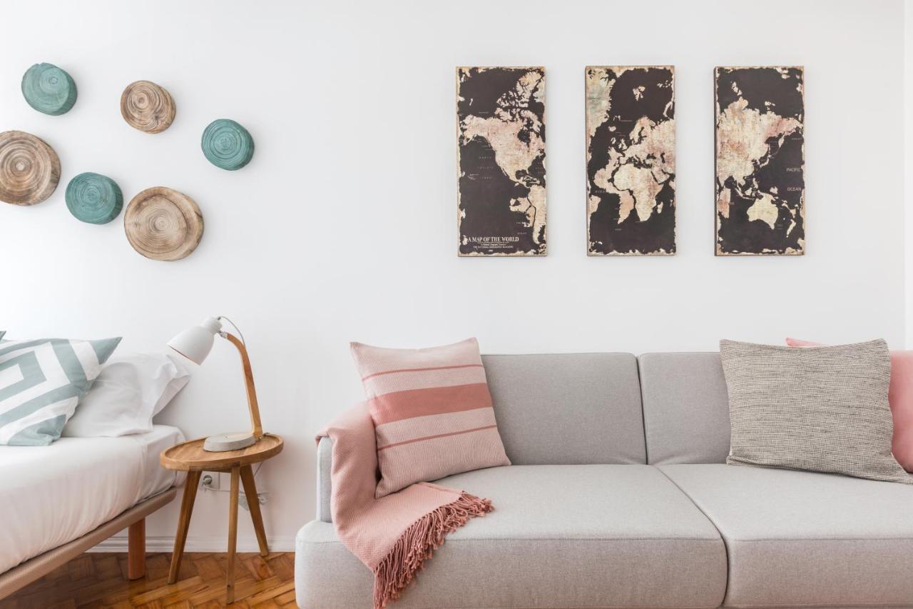 Stroll to Coffee Shops Near a Renovated Hillside Apartment in Graça Lisboa Exterior foto