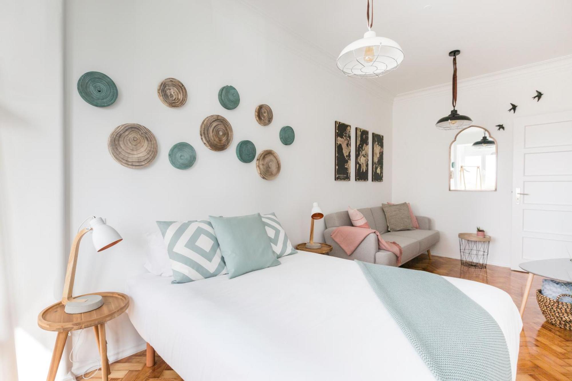 Stroll to Coffee Shops Near a Renovated Hillside Apartment in Graça Lisboa Exterior foto